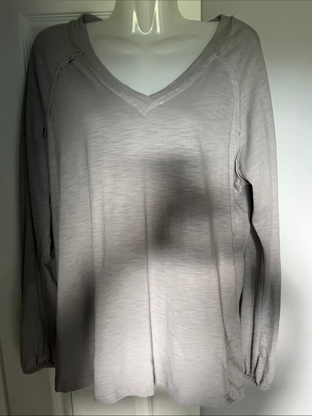 Men's Lightweight V-Neck Long-Sleeve Sweater - Gray